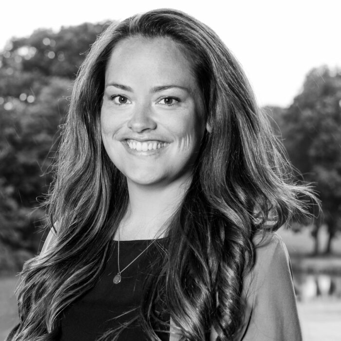 Debbie—ky-11373-HR-vierkant-zw-v3